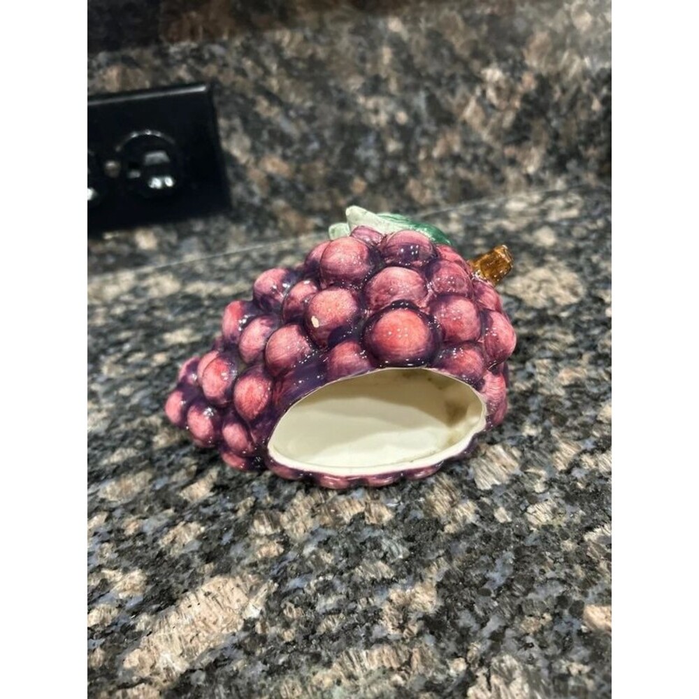 Vintage grape scrubby holder